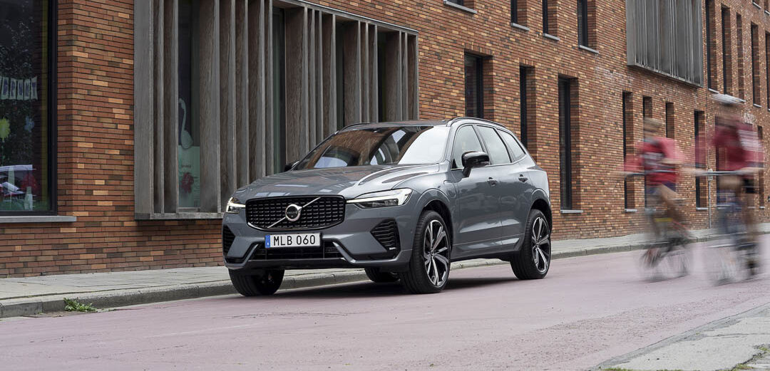 Volvo XC60 hybride rechargeable 2022 : prix et fiche technique