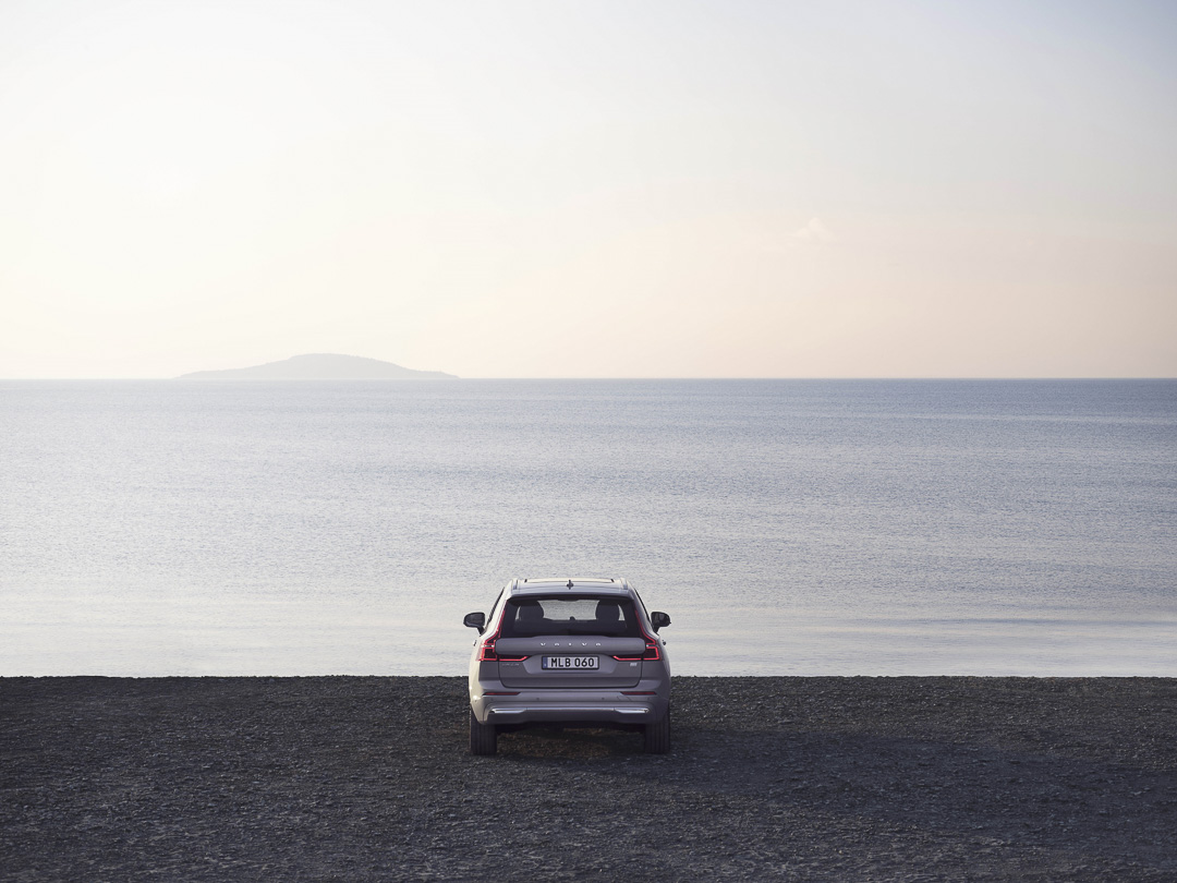 vue arrière du Volvo XC60 2022