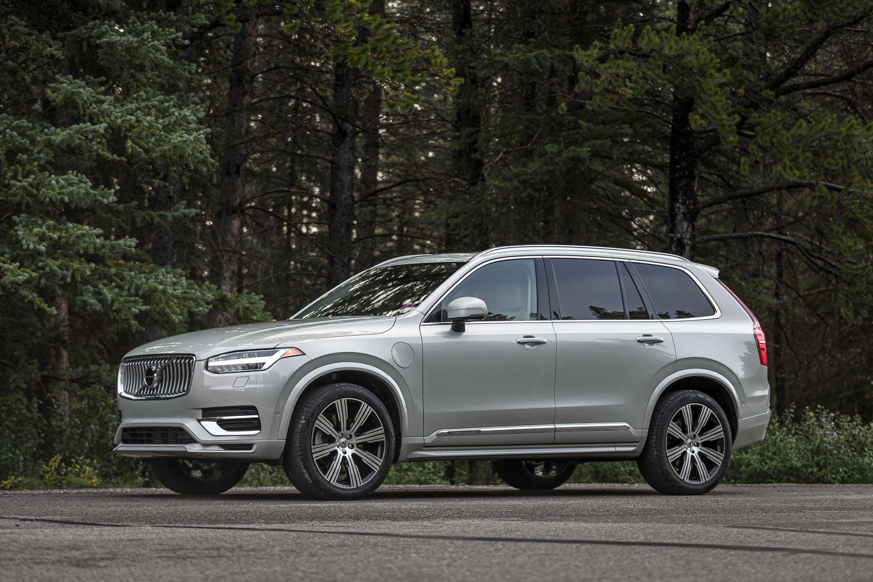 Avant côté conducteur du Volvo XC90 2020