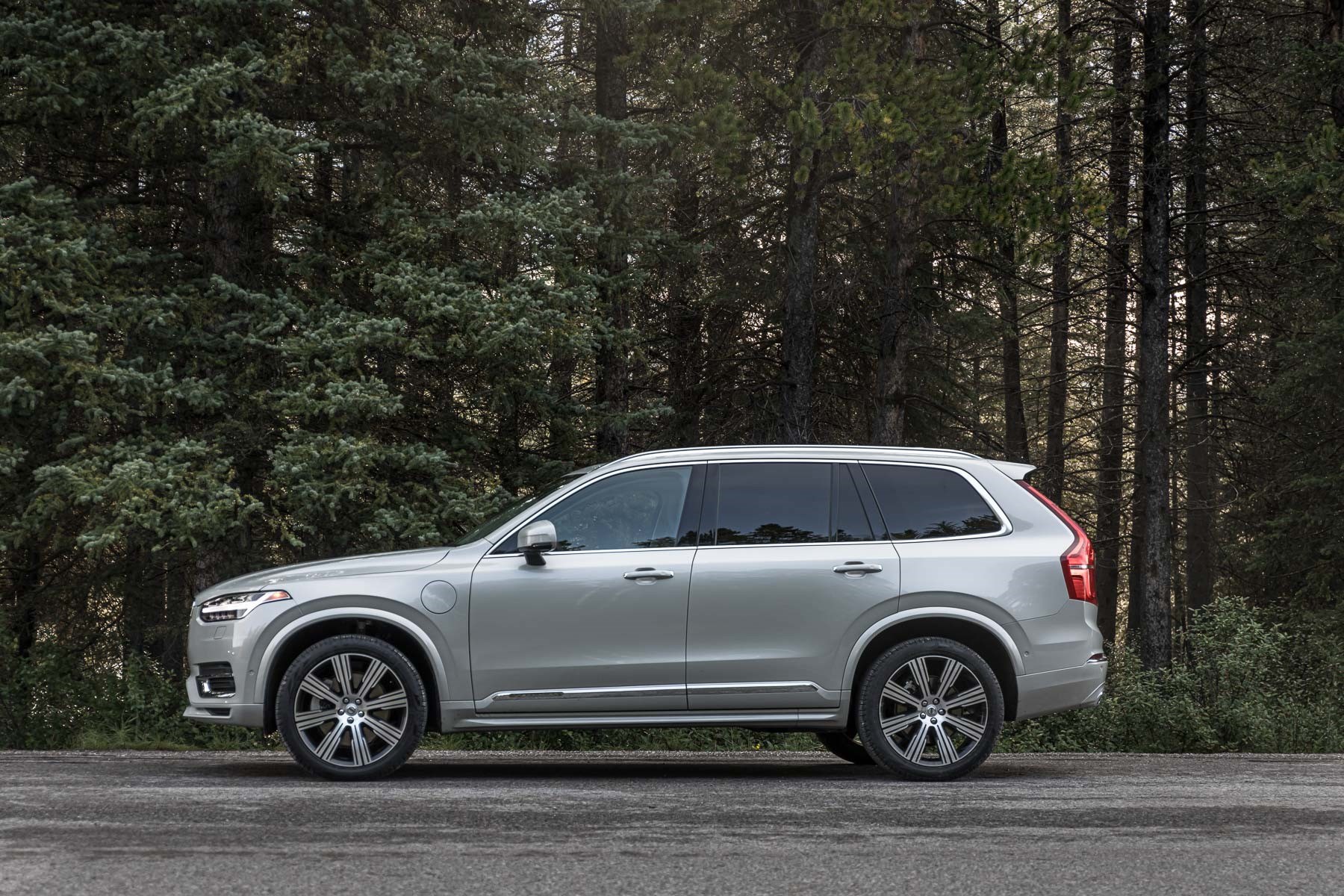 Vue de côté du Volvo XC90